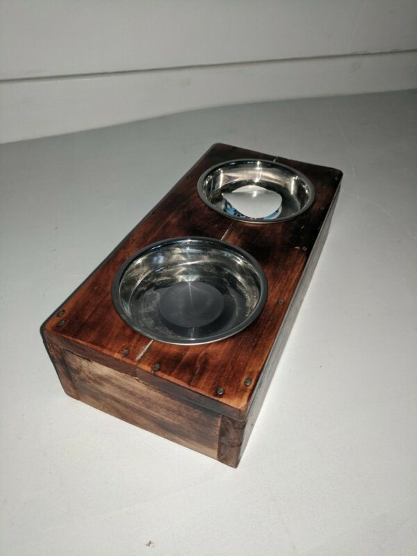 Cat Feeding Station